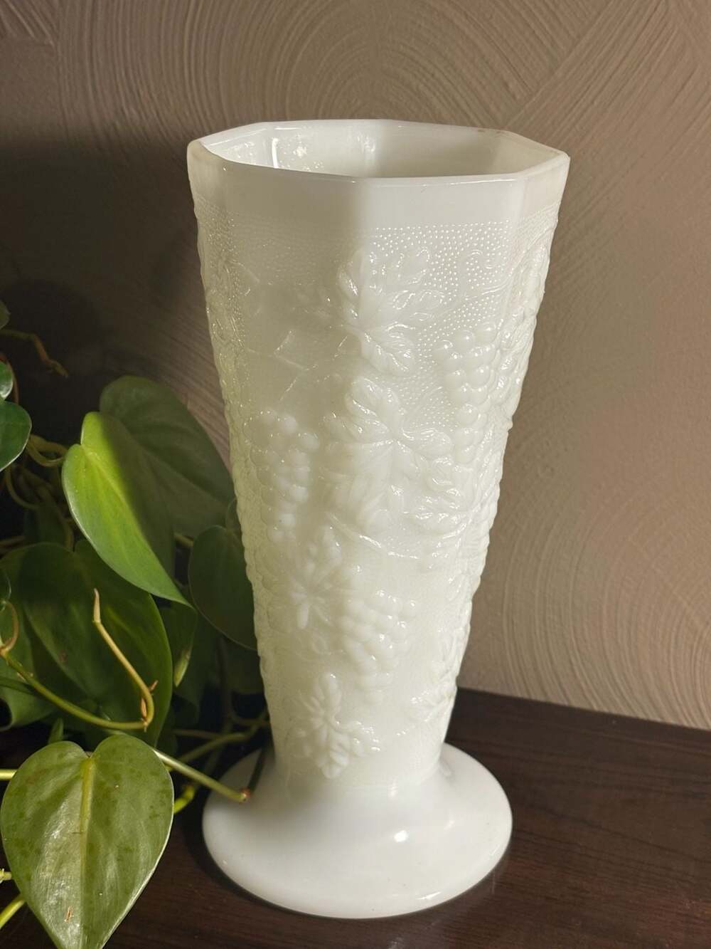 Vintage Indiana Glass Company Colony Harvest Grape Milk Glass Octagon Vase
